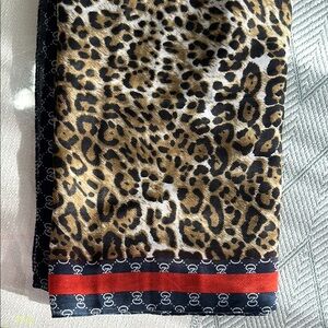 Elegant Leopard Print Scarf